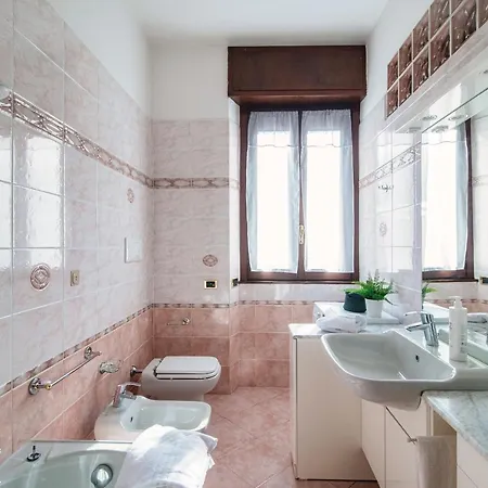 Apartment Feel @ - By Myhomeincomo Como
