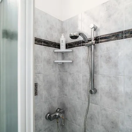 Feel @ - By Myhomeincomo Apartment Como